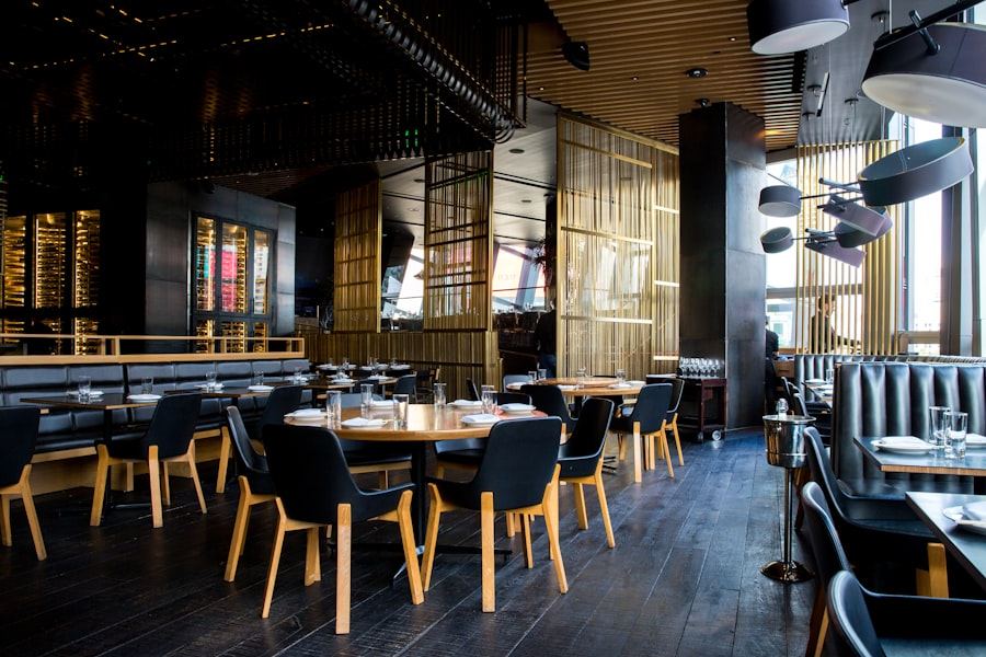 Einladend sauberes Restaurant nach der Gastronomiereinigung